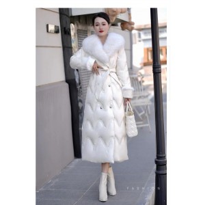 Actual spot 2024 winter new high-end fashion real fox fur collar 90 white duck down jacket