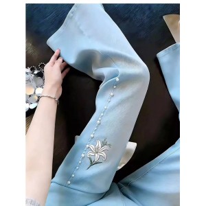 Blue Heavy Industry Beaded Embroidered Jeans for Women 2026 Summer New Arrival: Slimming, Fashionable, Slightly Flared, Versatile Casual Pants