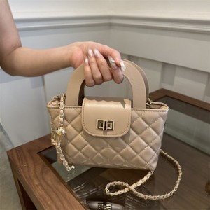 Fashion Trend Chain Bucket Bag Female 2025 Spring New Ladies Shoulder Bag Niche Design Simple Crossbody Bag