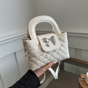 Fashionable small handbag for women with a high-end feel, new for spring/summer 2025, with a diamond pattern, suitable for as a cross-body bag or a small square bag to carry.