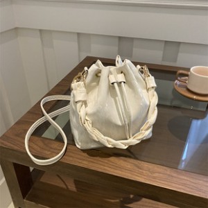 Bag female 2025 new senior texture niche spring and summer hundred with single shoulder crossbody bag fashion handbag bucket bag